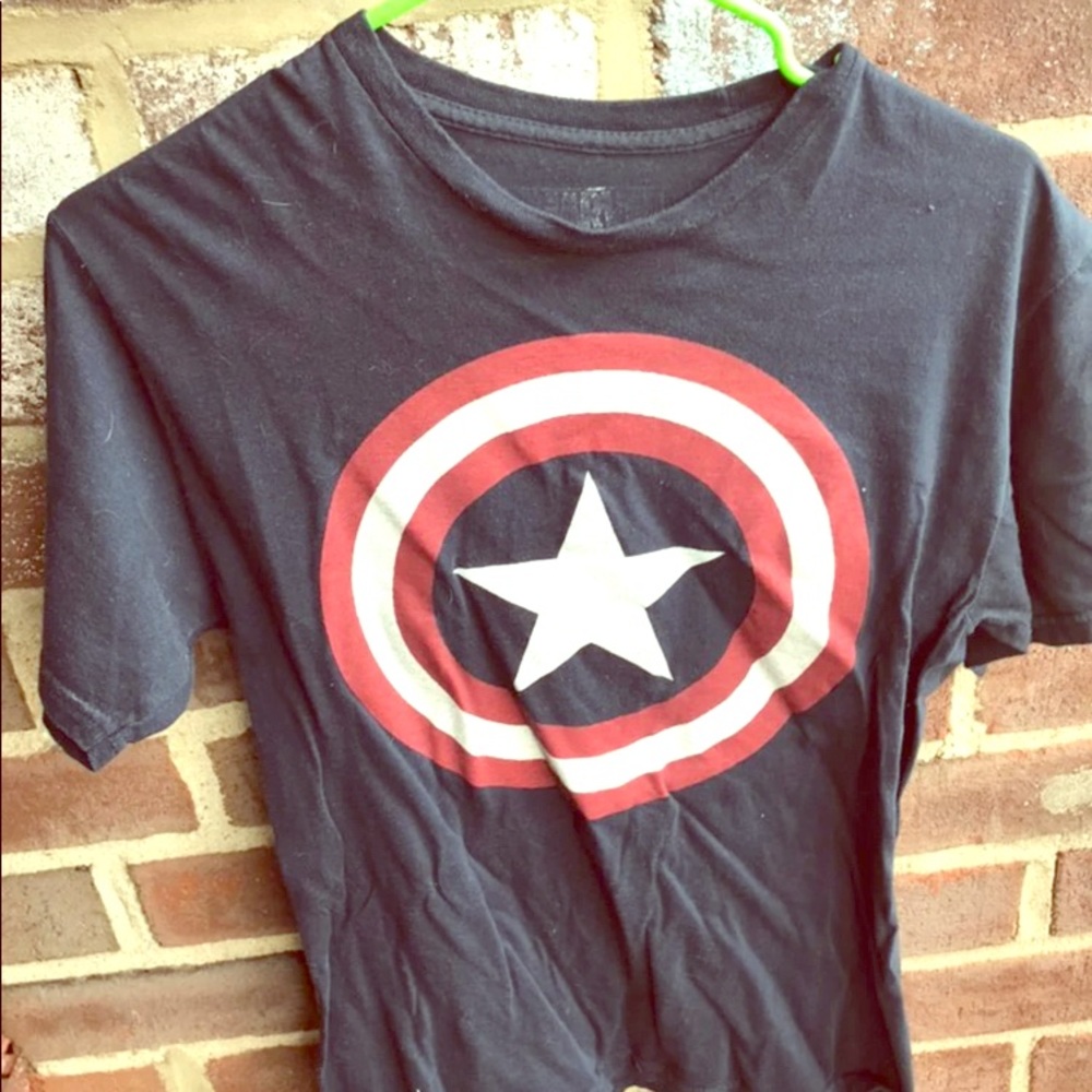 Hot topic captain America T-shirt